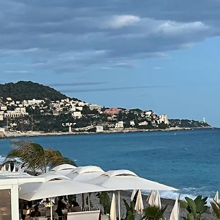 Apartment Carre Dorelegant 2 Br Nice