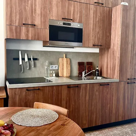 Carre Dorelegant 2 Br Apartment *