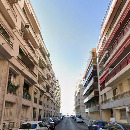 Grand De 3 A Apartment *