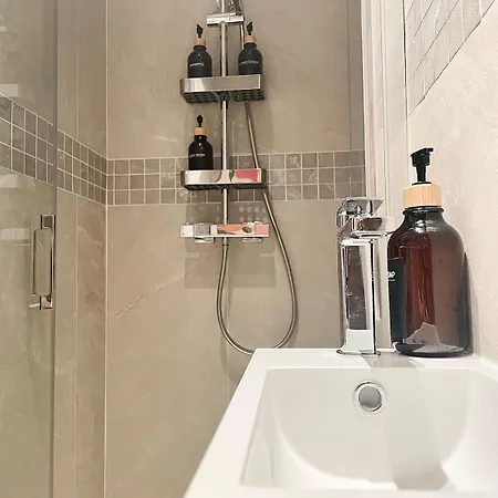 Carre Dorelegant 2 Br Nice