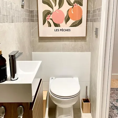Carre Dorelegant 2 Br Apartment *