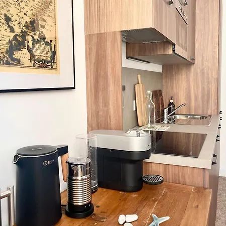 Carre Dorelegant 2 Br Apartment *