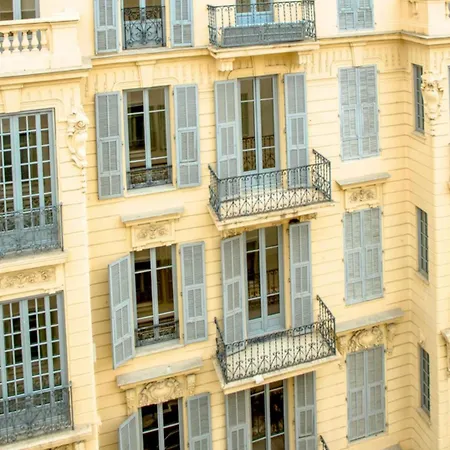 Carre Dorelegant 2 Br Apartment Nice