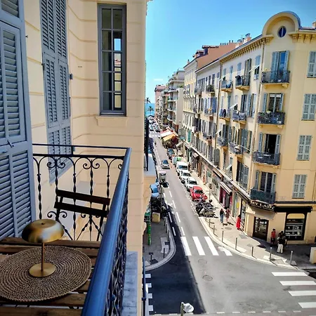 Apartment Carre Dorelegant 2 Br Nice