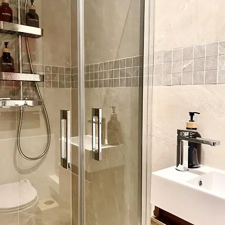Apartment Carre Dorelegant 2 Br *