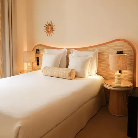 Le Soleia By Inwood Hotel
