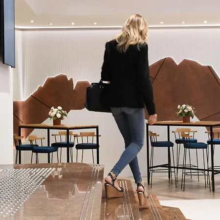 Hotel Novotel Arenas Aeroport 4*
