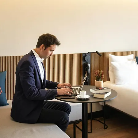 Novotel Arenas Aeroport Hotel