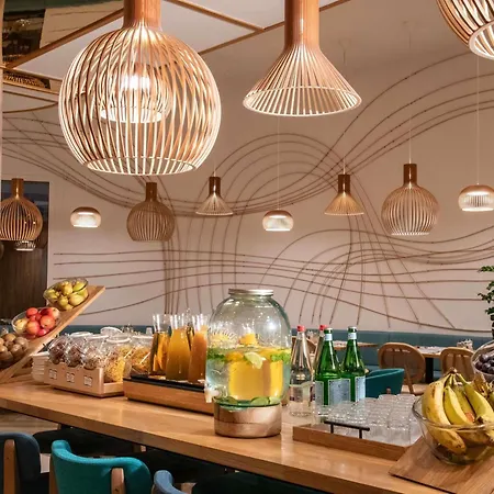 Novotel Arenas Aeroport Hotel 4*