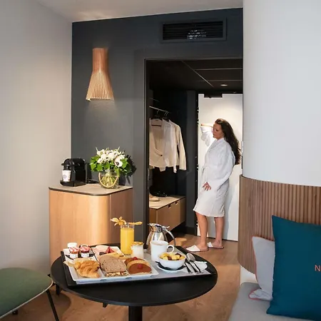 Hotel Novotel Arenas Aeroport 4*