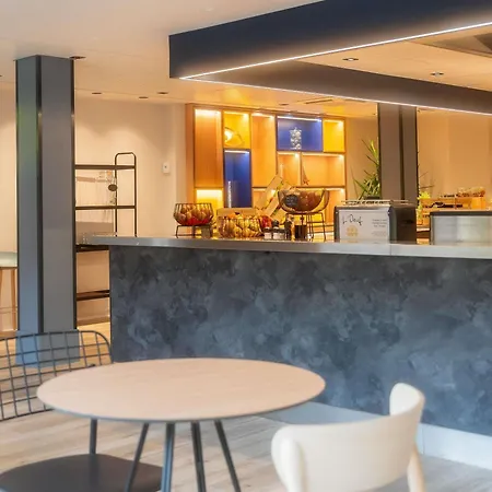 Ibis Centre Gare Hotel 3*