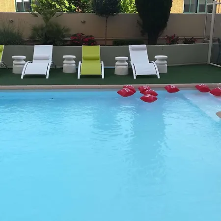 Ibis Centre Gare Hotel 3*
