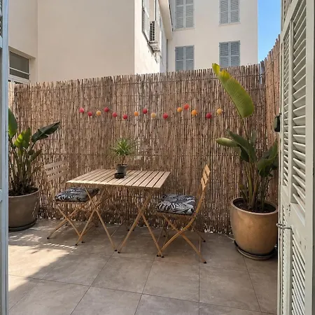 Cocooning Avec Terrasse Au Calme Quartier Les Musiciens A 7 Minutes A Pieds Apartment Nice