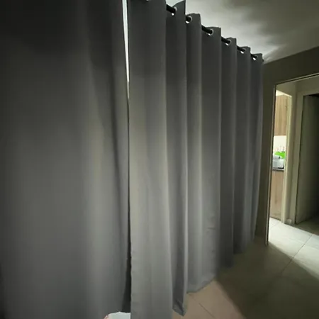 Cozy West Side Balcony Flat: Airport & Proximity * Nice