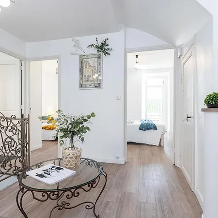 Ponchette - Independent House Promenade Des *