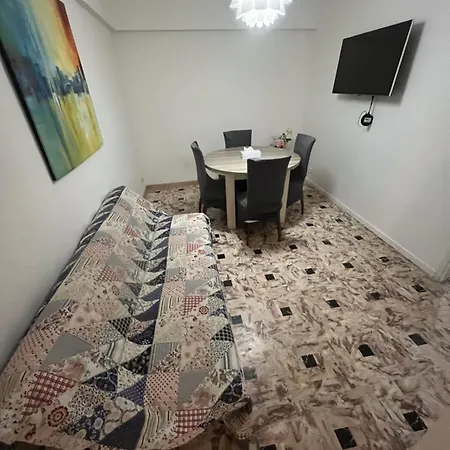 Grand Proche Promenade Apartment *