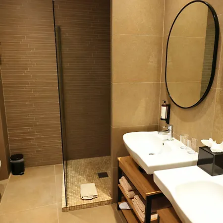 De La Hotel 2*