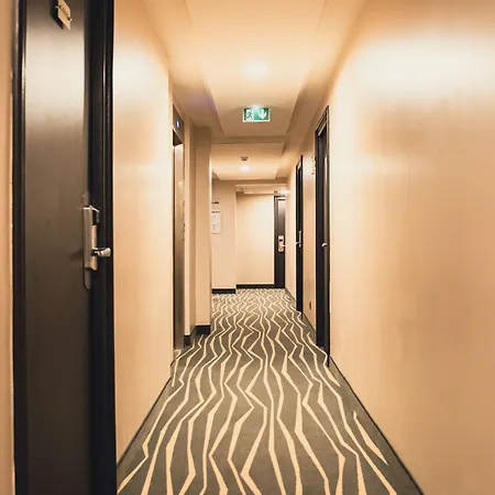 Hotel Univers 4*