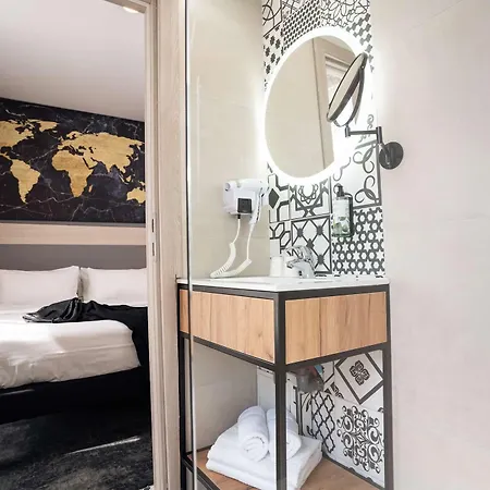 Hotel Univers 4*