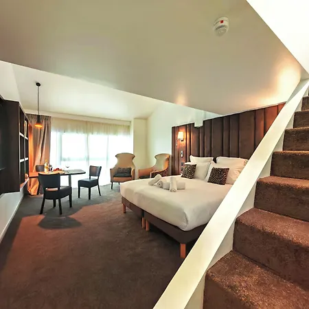 Monsigny Hotel