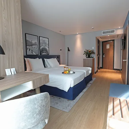 Radisson Airport Hotel 4*