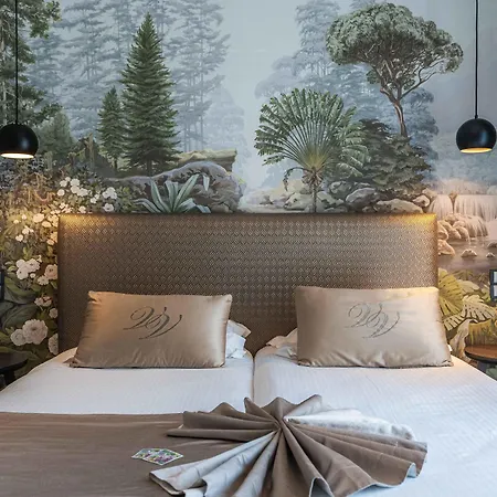 Victoria Hotel 4*