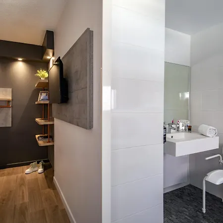 Ibis Budget Californie Lenval Hotel 2*