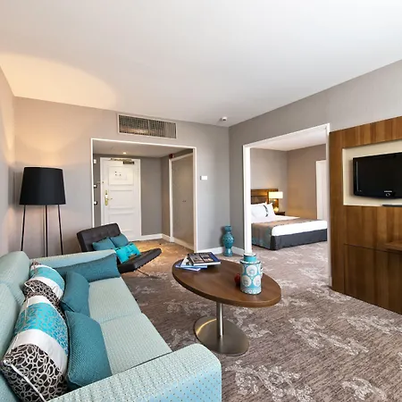 By Ihg 4* Nice