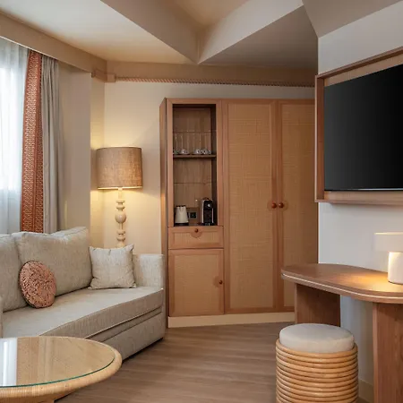 Hotel Le Soleia By Inwood 4*