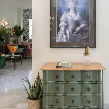 La Promenade Hotel 4*