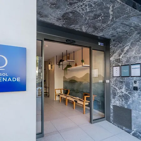 Crisol Promenade Hotel