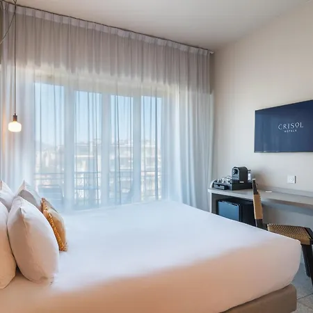 Crisol Promenade Hotel *