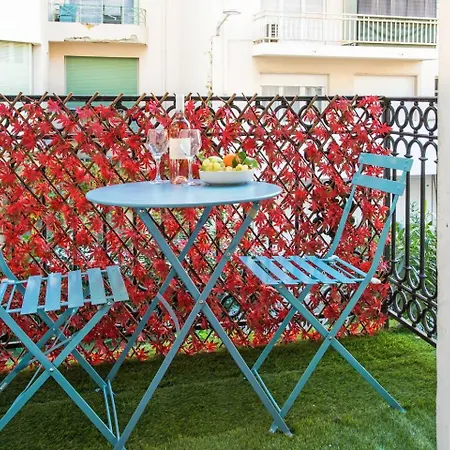 - - Superbe Avec Balcon - Centre - -