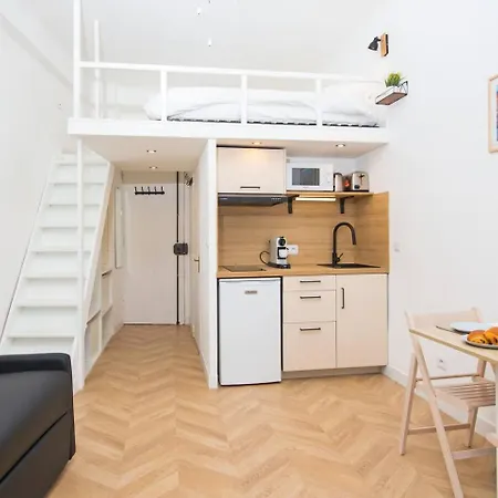 Appartement - - Superbe Avec Balcon - Centre - - *