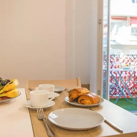 Appartement - - Superbe Avec Balcon - Centre - - Nice