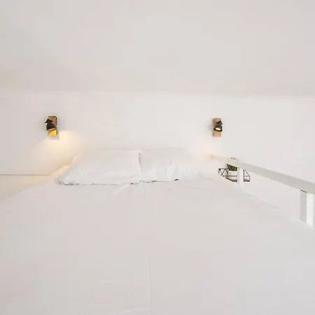 - - Superbe Avec Balcon - Centre - - Appartement