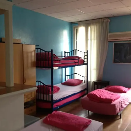 Faubourg Montmartre Hostel Nice