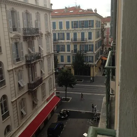 Faubourg Montmartre Hostel *