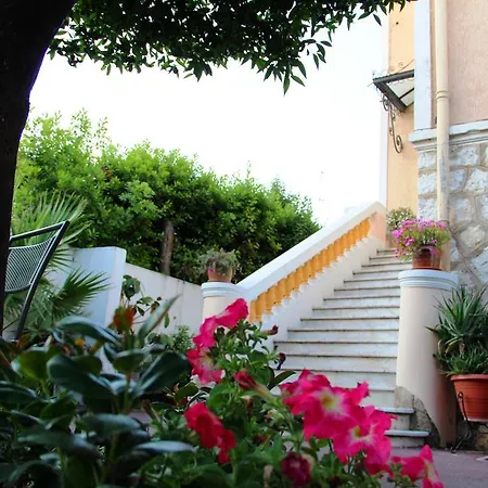 Bed & Breakfast Studio Villa Mon Reve