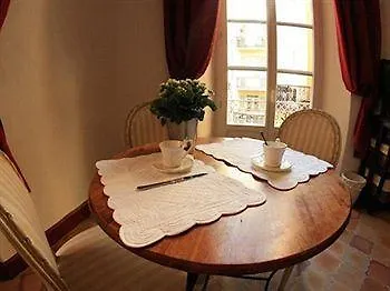 Apartment L'oustaria 3 Bedrooms Apartment, Old Town