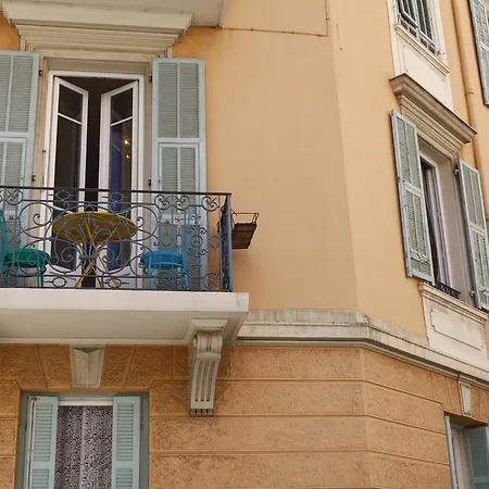 Le Marche Du Port * Nice