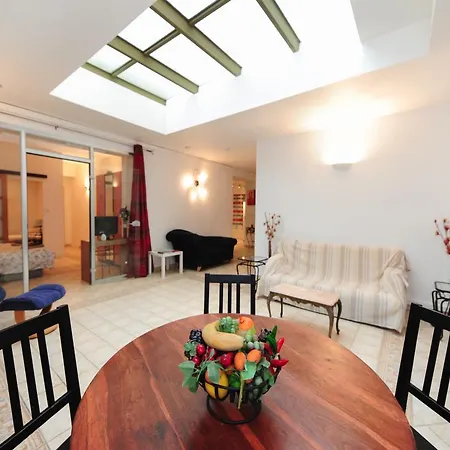 Paul Valery 50m Plage Apartment *
