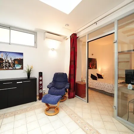 Paul Valery 50m Plage Apartment *