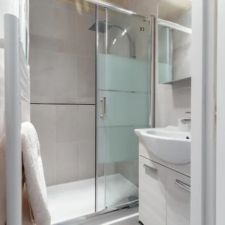 Apartment Le Baquis - Studio 4 Personnes - Centre Ville *