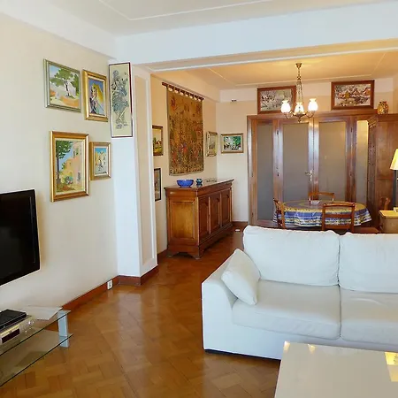 Apartment Palais D'Orient 1