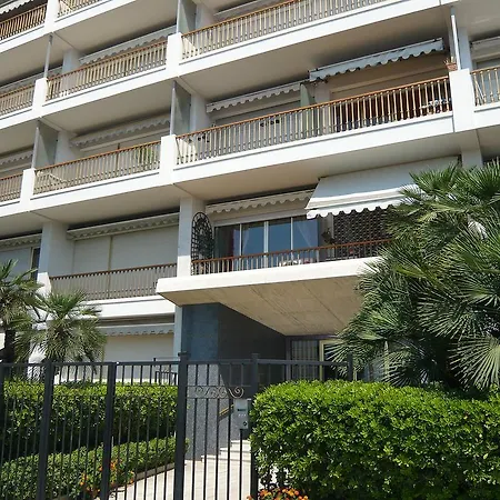 Apartment Palais D'Orient 1 *