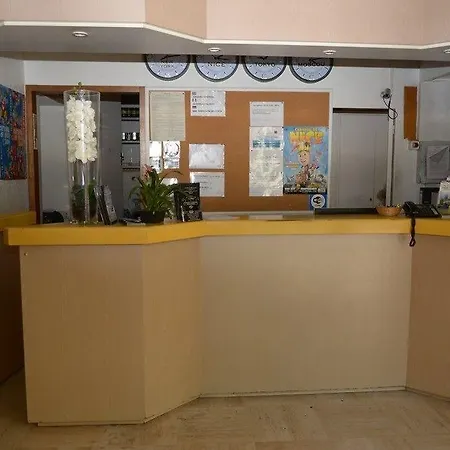 Auberge de jeunesse Ozz *