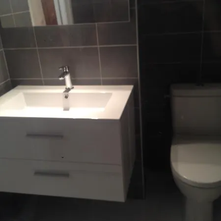 équipé à 9mn à Pied Du Centre Et De La *