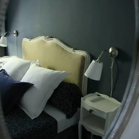 Apartment L'oustaria 3 Bedrooms Apartment, Old Town Nice