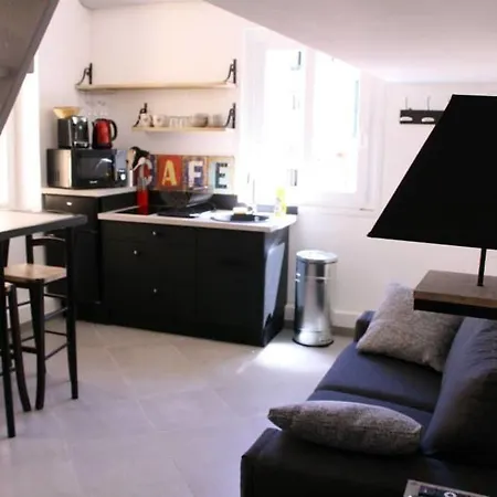 L'oustaria 3 Bedrooms Apartment, Old Town Apartment Nice
